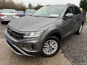 2023 Volkswagen T-Roc LIFE 1.0 TSI - Image 2