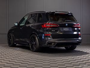 222 BMW X5 X-Drive 45e M-Sport - Image 4