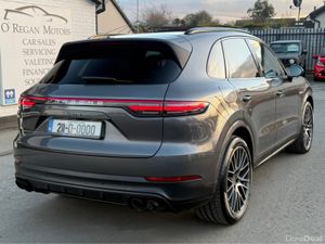 Porsche Cayenne 3.0 V6 E-HYBRID  462 BHP TIPTRONIC - Image 4