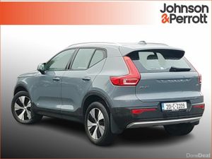 Volvo XC40 T3 163bhp Momentum Pro (Adaptive Cruise - Image 3