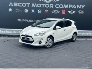 Toyota Aqua Hybrid - Image 4