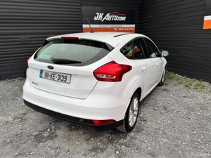 Ford Focus STYLE 1.5 TD 5DR - Image 4