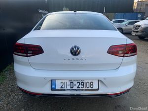 VOLKSWAGEN PASSAT 2.0 TDI 150 BHP R LINE 4DR - Image 4