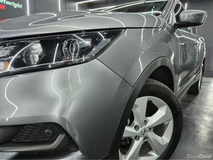 Nissan Qashqai 1.6 SV CVT SS 18 4DR A AUTO - Image 4