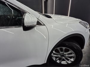 Ford Kuga TITANIUM 5DR 1.5 TD 120 S6.2 M6 F - Image 4