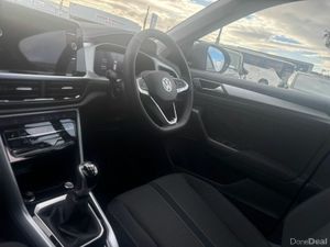 Volkswagen T-Roc EDITION 75 2.0TDI M6F 116HP - Image 2