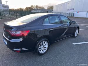 Renault Megane 1.4 PETROL, TCE, PLAY MODEL, LOW MI - Image 4