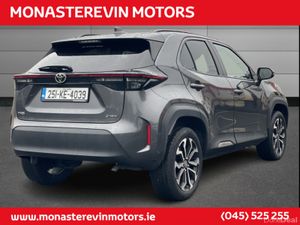 Toyota Yaris Cross L-SPORT - Image 2