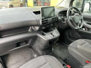 Opel Combo e-Edition Plus BEV 100kw 8 Speed Auto - Image 4