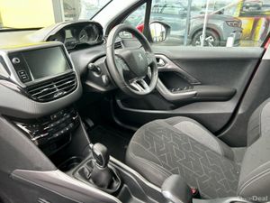 Peugeot 2008 ACTIVE 1.2 PURETECH 82 6. 6.2 4DR - Image 3