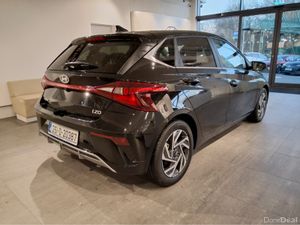 Hyundai i20 DELUXE PLUS AUTOMATIC - Image 2