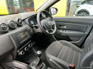 Dacia Duster PRESTIGE BLUE DCI 115 R RE 5DR - Image 3