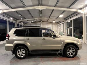 Toyota Land Cruiser 3.0 D-4D LC5 5DR Manual *RESER - Image 4