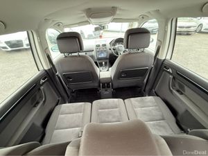 Volkswagen Touran ( 152 REG ) HIGHLINE EDITION 7 S - Image 4