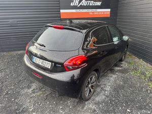 Peugeot 208 1.2 ACTIVE AUTO 5DR - Image 4