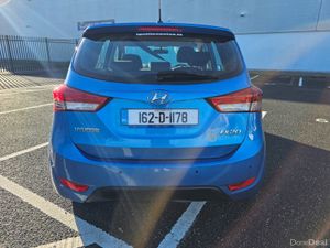 Hyundai ix20 1.4 PETROL, DELUXE MODEL, LOW MILEAGE - Image 3