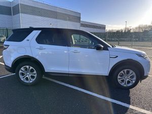 Land Rover Discovery Sport 2.0 D4E, LOW MILEAGE, A - Image 4