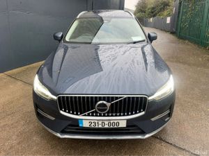 Volvo XC60 CORE T6 RECHARGE AWD PHEV AS NEW! - Image 3