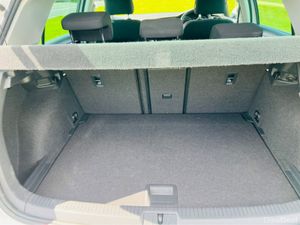 Volkswagen Golf ONLY 64K KMS / AUTO / FINANCE AVAI - Image 3