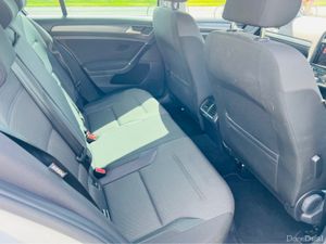 Volkswagen Golf ONLY 64K KMS / AUTO / FINANCE AVAI - Image 4