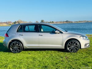 Volkswagen Golf ONLY 56K KMS / AUTO / FINANCE AVAI - Image 3