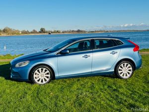 Volvo V40 SALE NOW ON / €12900 / FINANCE AVAILABLE - Image 3