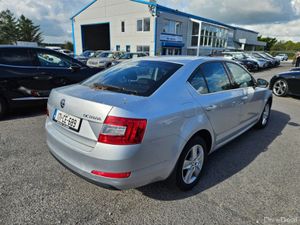 Skoda Octavia Ambition 1.0tsi 115HP 4DR - Image 2