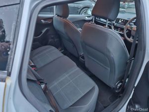 Ford Fiesta Zetec 1.1 70PS 5M 4DR - Image 4