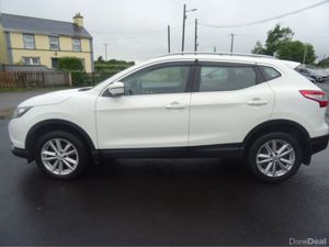 Nissan Qashqai 1.5 SV  Model - Image 2