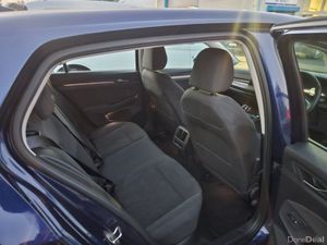 Volkswagen Golf Style 2.0 TDI 115HP 5DR - Image 3