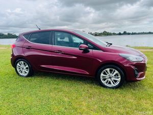 Ford Fiesta TITANIUM MODEL//LOW MILEAGE//FINANCE A - Image 4
