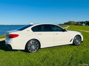 BMW 5-Series 2.0 PHEV / FINANCE AVAILABLE / M SPOR - Image 4