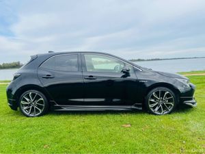 Toyota Corolla SPORT / HYBRID / HUGE SPEC / FINANC - Image 4