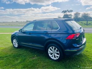 Volkswagen Tiguan LOW MILEAGE//FINANCE AVAILABLE// - Image 3