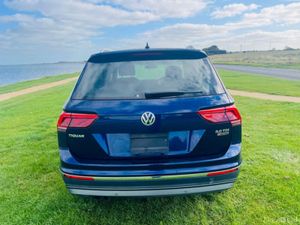 Volkswagen Tiguan LOW MILEAGE//FINANCE AVAILABLE// - Image 4