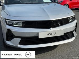 Opel Astra GS-Line 1.2 Turbo 130PS **Ex DEMO** - Image 2