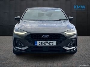 Ford Focus ST-Line Automatic 155 BHP..Parking Pack - Image 3