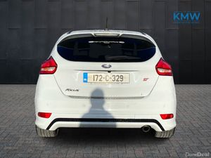 Ford Focus ST-Line 2.0 TDCI 150BHP... 18 Alloys + - Image 4