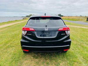 Honda Vezel 1.5 HYBRID / FINANCE AVAILABLE - Image 4