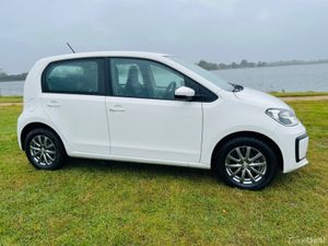 Volkswagen up! LOW MILEAGE //FINANCE AVAILABLE//CA - Image 4