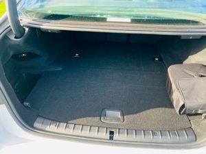 BMW 5-Series HYBRID//FINANCE AVAILABLE//LOW MILEAG - Image 3