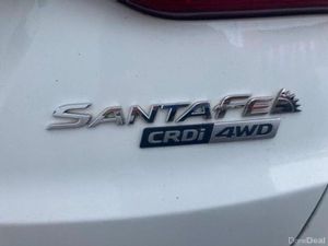 Hyundai Santa Fe 2.2 4WD 7 seater Executive with - Image 4