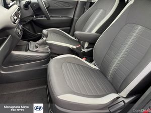 Hyundai i10 DELUXE PLUS 1.0 PETROL 'ONLY 14KM'S' - Image 4