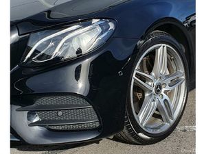 Mercedes-Benz E-Class E200d  AMG LINE - Image 4