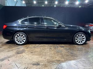 BMW 3-Series 330E LUXURY/WHITE LEATHER HEATED SEAT - Image 3