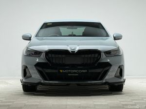 BMW 5-Series 530E M SPORT - Image 2