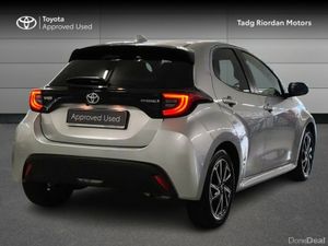 Toyota Yaris HYB L/SPORT MONO - Image 2