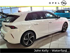 Opel Astra ELEGANCE 1.2 PETROL - Image 4