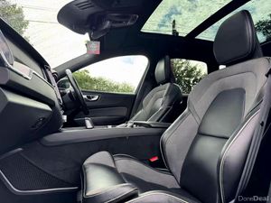 202 VOLVO XC60 R DESIGN T8 AWD MEGA SPEC - Image 4