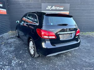 Mercedes-Benz B-Class B180 1.6 AUTO - Image 4